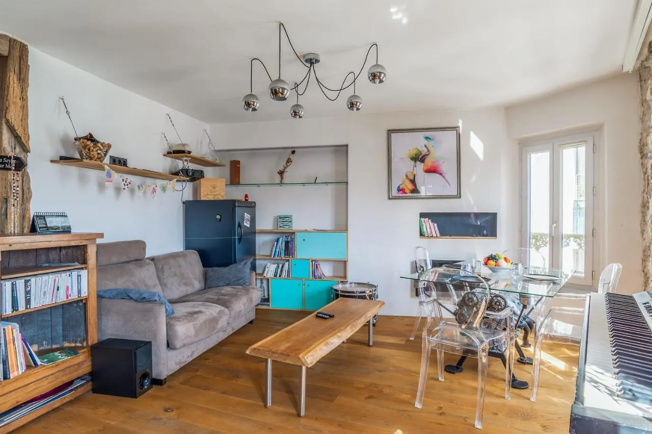 Wonderful Apartment With A View On The Port Of La Seyne-Sur-Mer - Welkeys